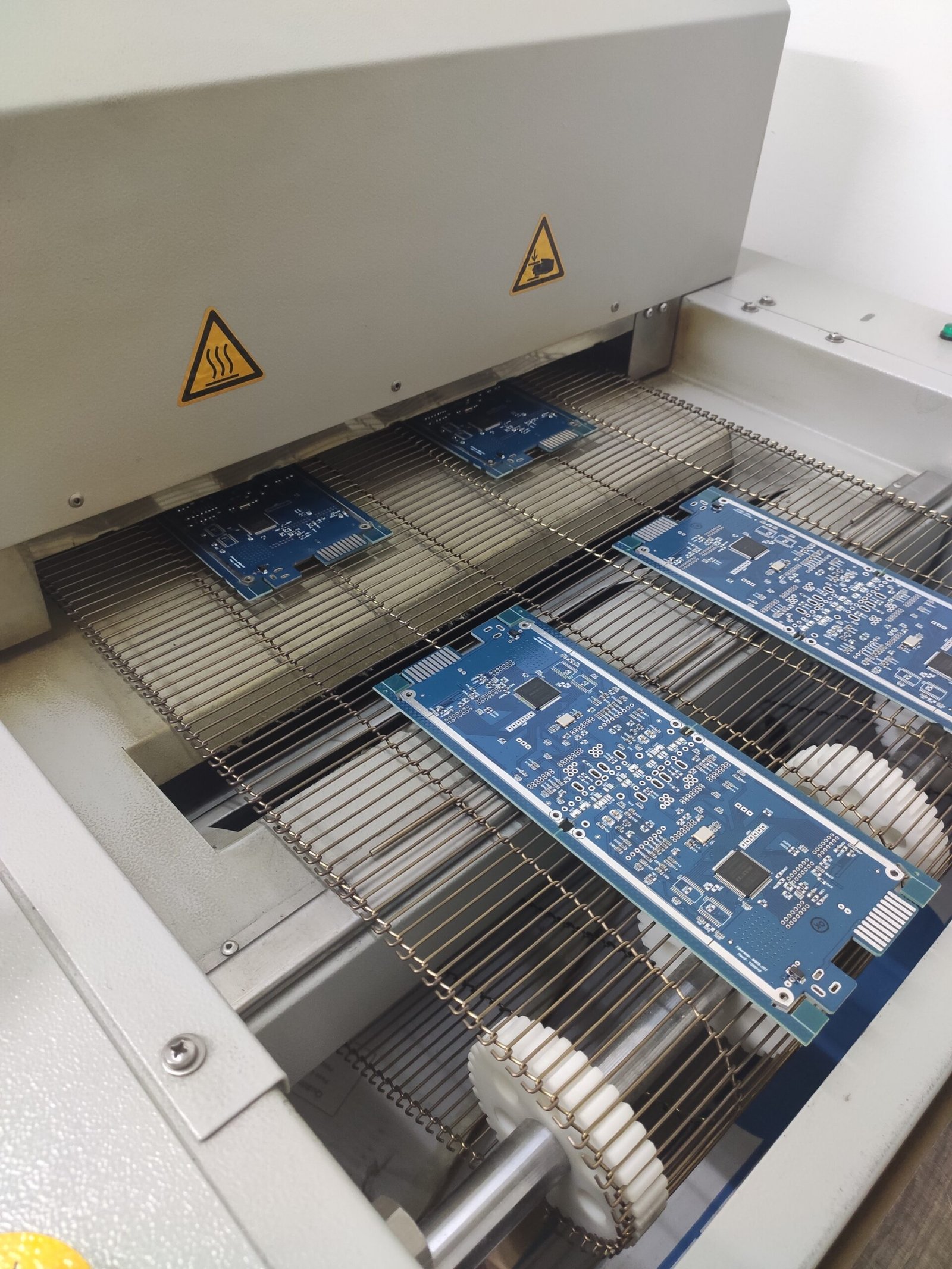 Linha de produção da fábrica da Fiberwan